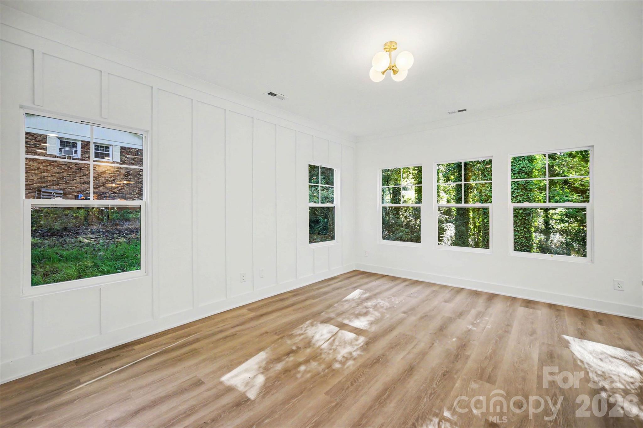 Single Family Residence at 514 Brookgreen Drive, Dallas, photo 7 of 29