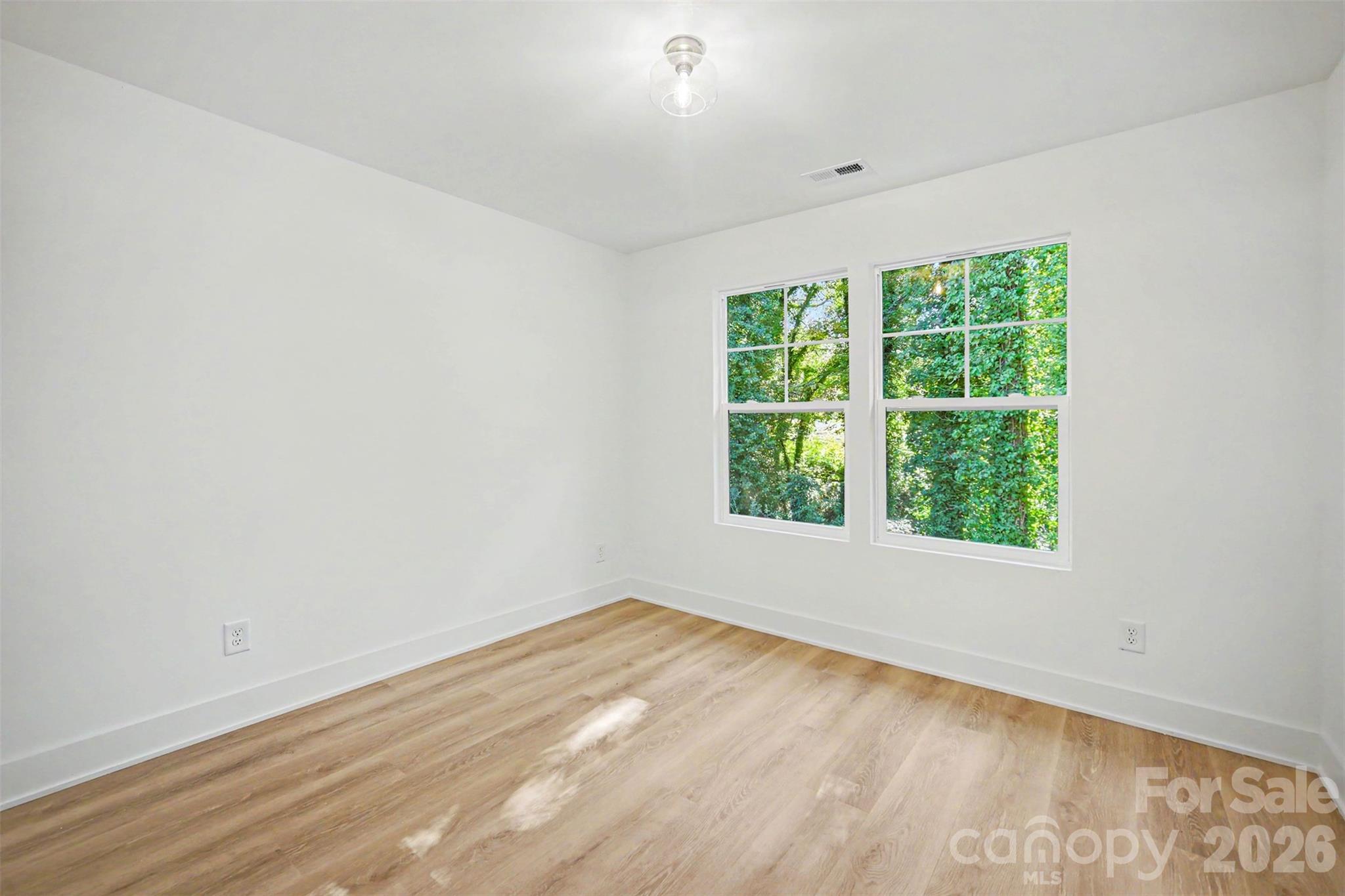 Single Family Residence at 514 Brookgreen Drive, Dallas, photo 19 of 29