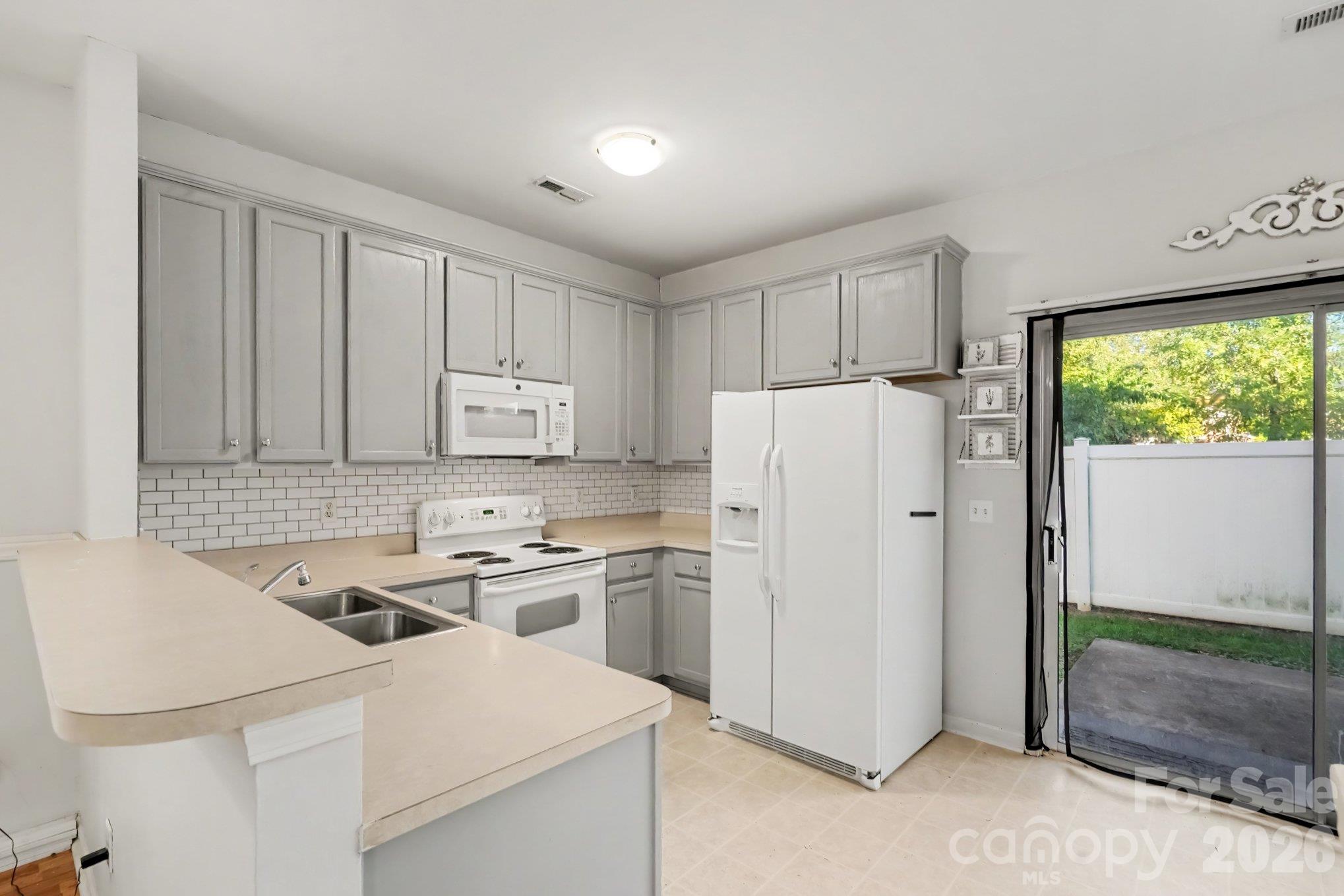 Townhouse at 4952 Kotlik Drive, Charlotte, photo 17 of 36