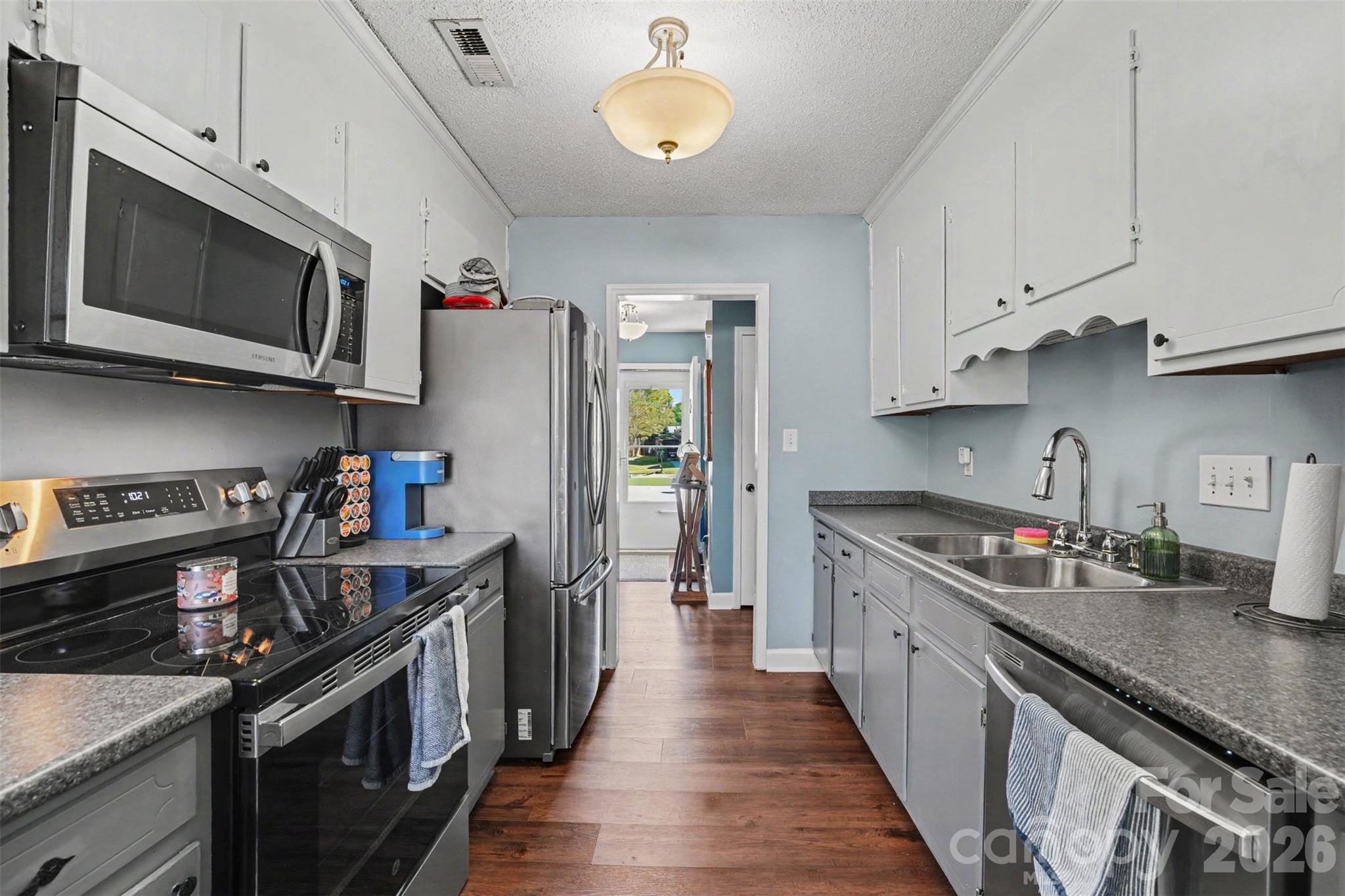 Single Family Residence at 1507 Crestdale Road, Rock Hill, photo 11 of 30
