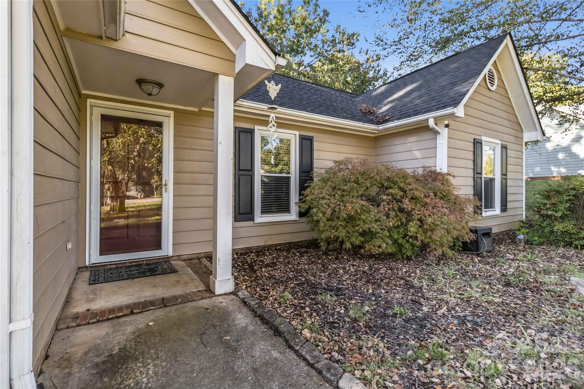 Single Family Residence at 128 Weeping Willow Way, Gastonia, photo 7 of 33