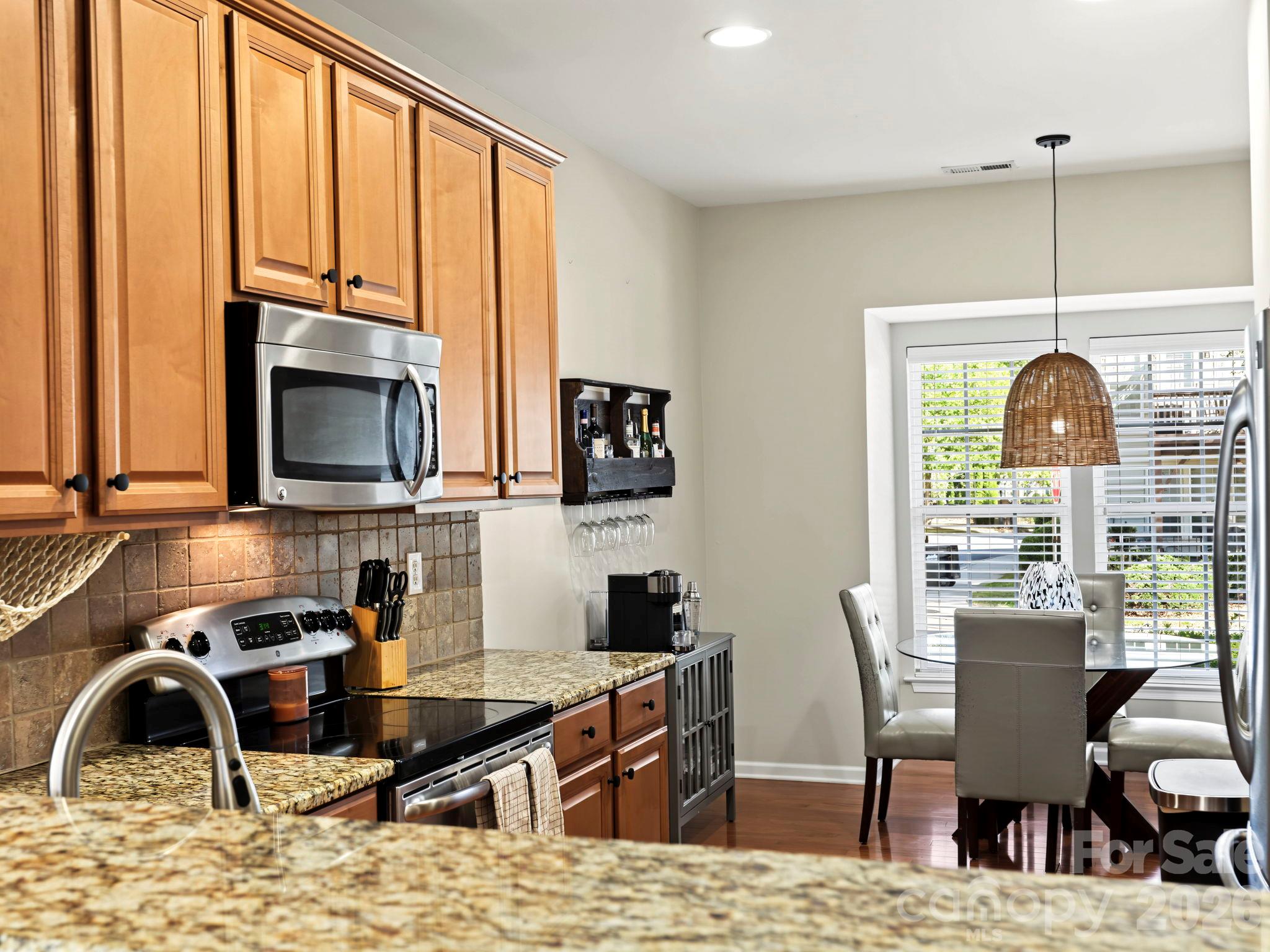 Townhouse at 5904 Union Pacific Avenue, Charlotte, photo 7 of 40