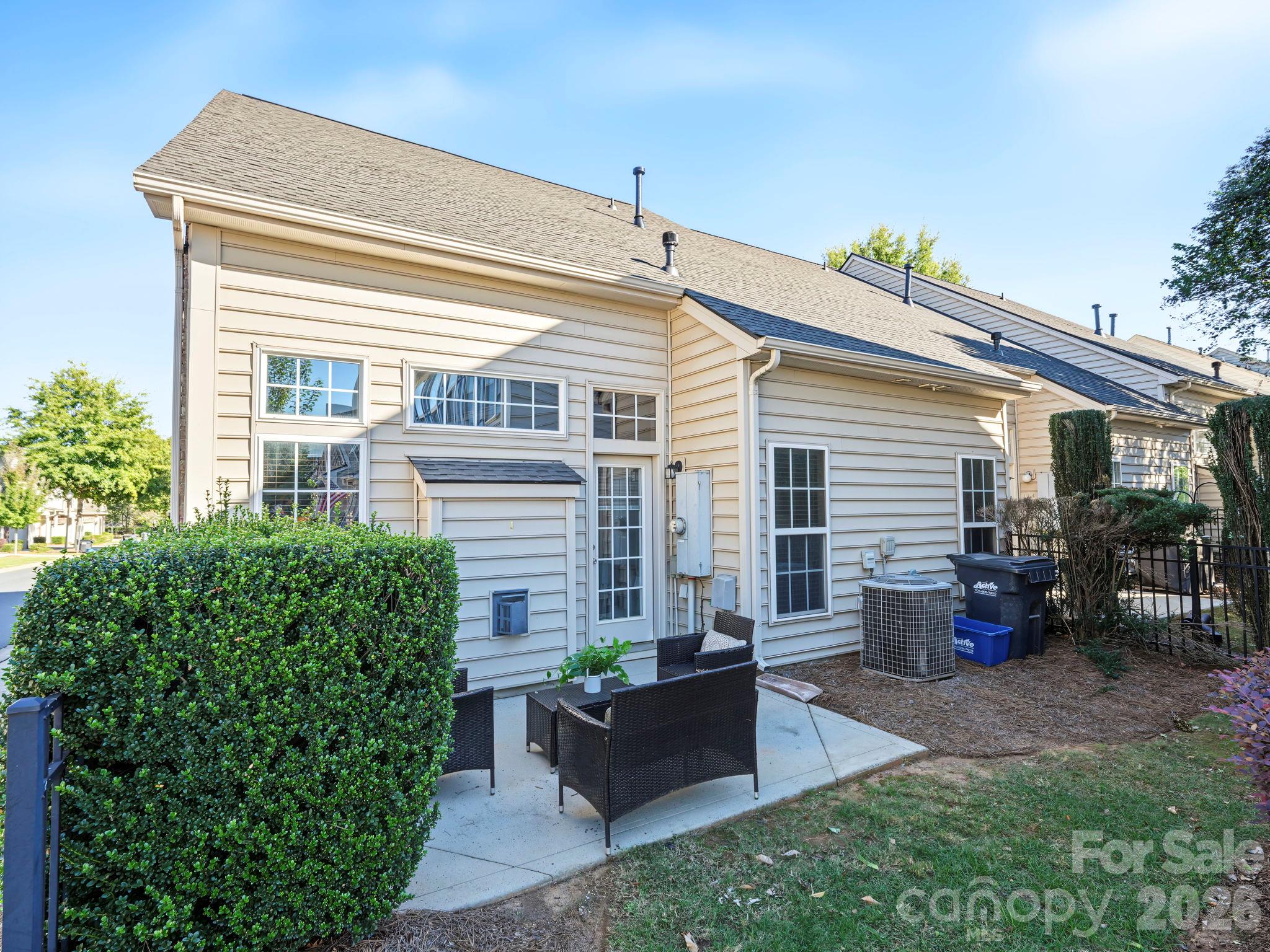 Townhouse at 5904 Union Pacific Avenue, Charlotte, photo 28 of 40