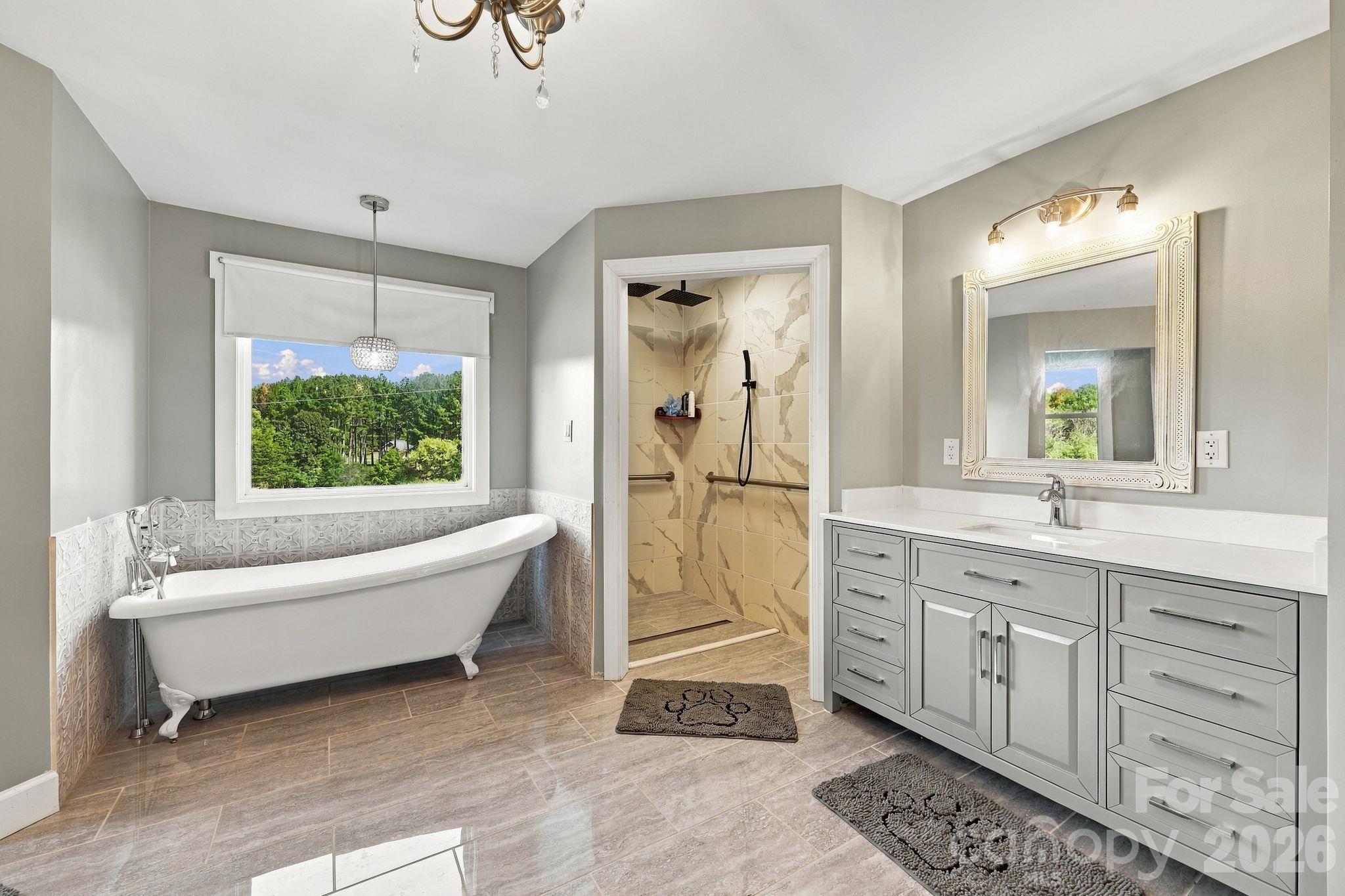 Primary Bathroom - 48155 Ingram Road, New London