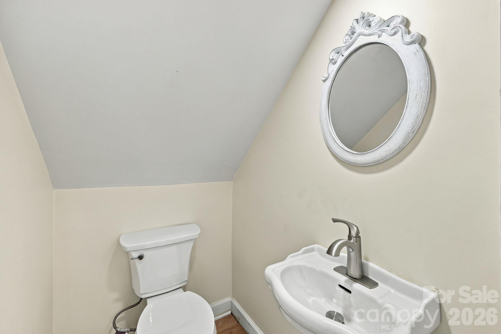 1/2 bath 2nd floor - 48155 Ingram Road, New London