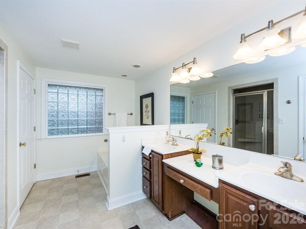 Single Family Residence at 4320 Craig Avenue, Charlotte, photo 6 of 15