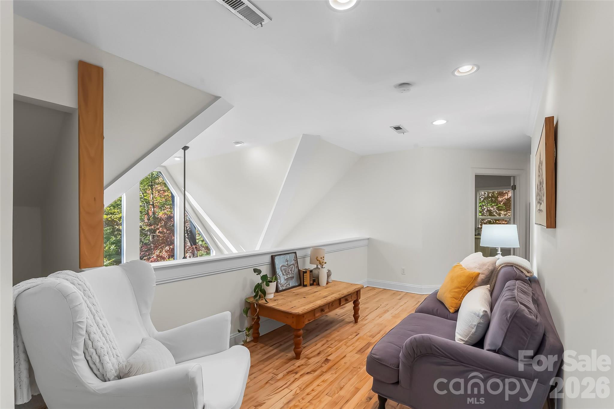 Loft space - 237 Mallard Road, Lake Lure