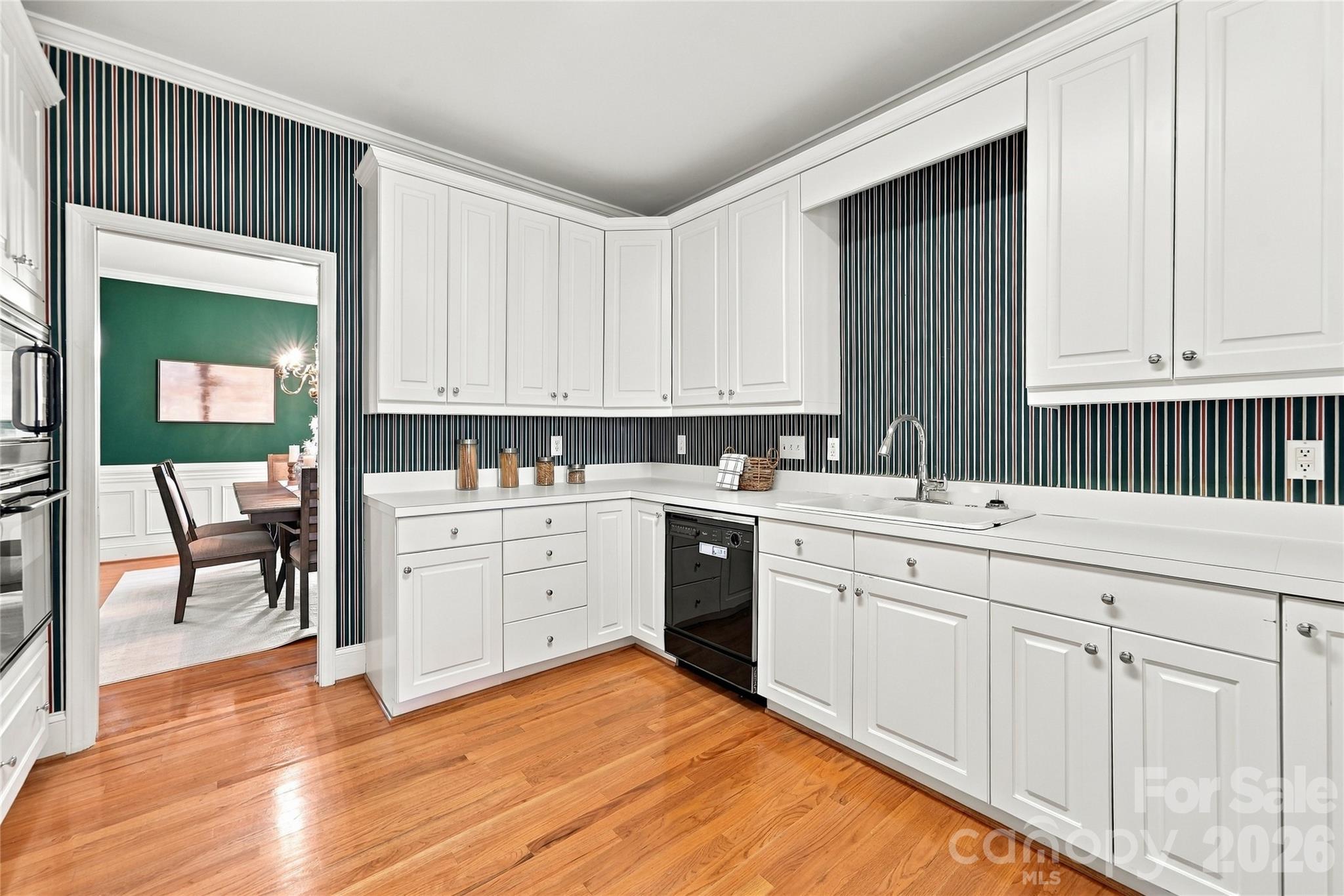 Single Family Residence at 155 Lake Point Drive, Fort Mill, photo 8 of 37