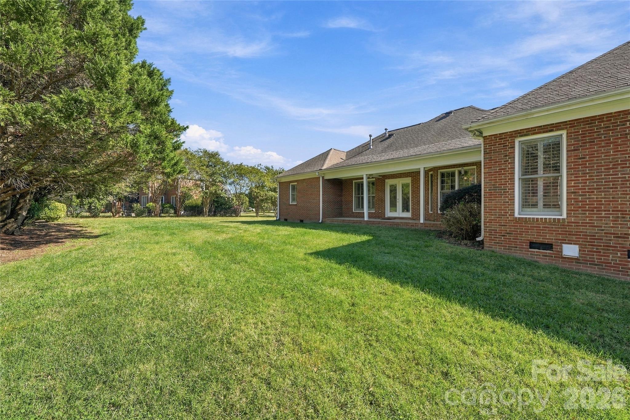 Single Family Residence at 155 Lake Point Drive, Fort Mill, photo 34 of 37