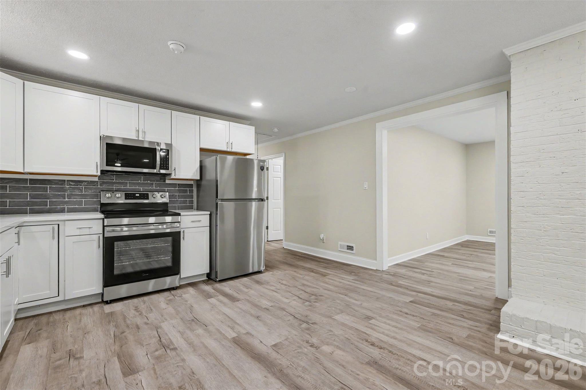 Single Family Residence at 519 Amon Lane, Pineville, photo 6 of 33