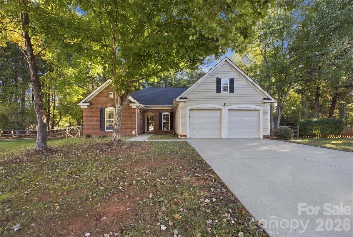 Single Family Residence at 11219 Turmeric Court, Charlotte, photo 3 of 52