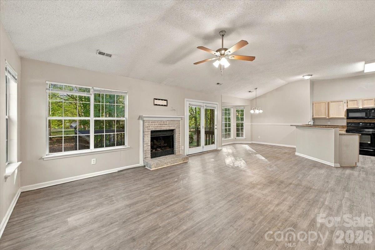 Single Family Residence at 11219 Turmeric Court, Charlotte, photo 9 of 52