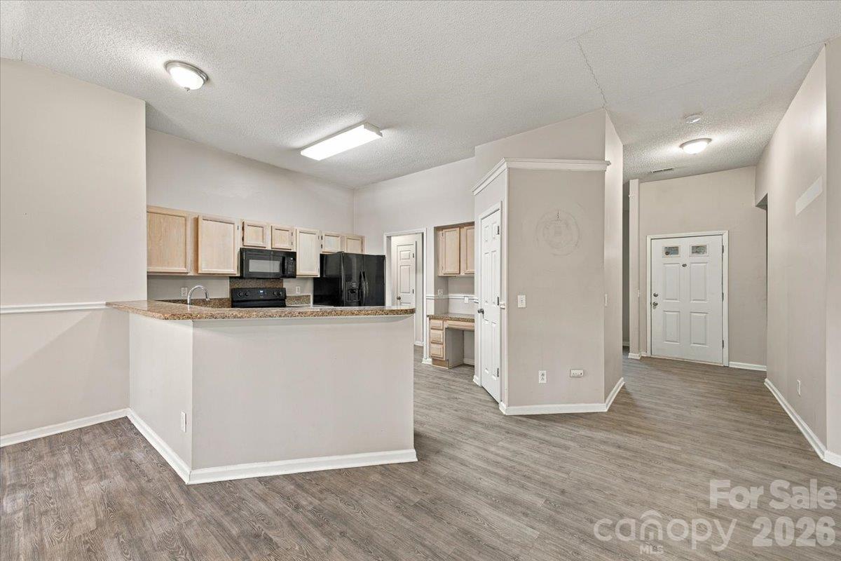 Single Family Residence at 11219 Turmeric Court, Charlotte, photo 15 of 52