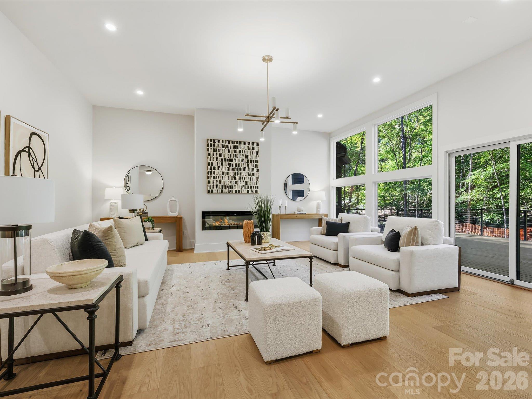 Expansive great room - 5401 Lancelot Drive, Charlotte