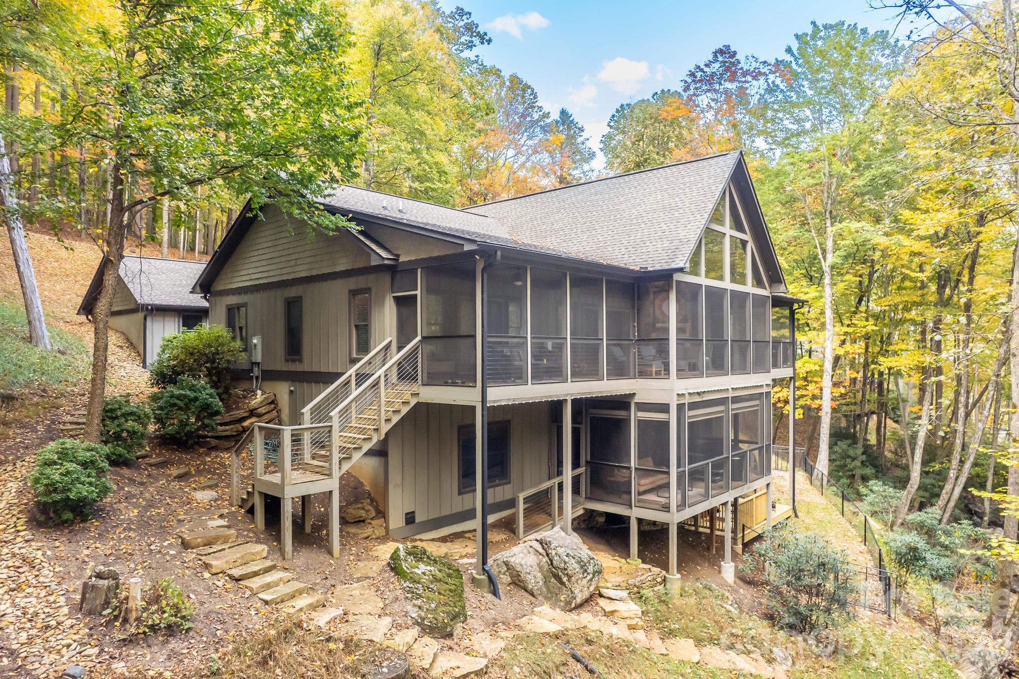 Peaceful and relaxing water sounds on upper and lower screened in porches. - 350 Celo Cove Drive, Burnsville