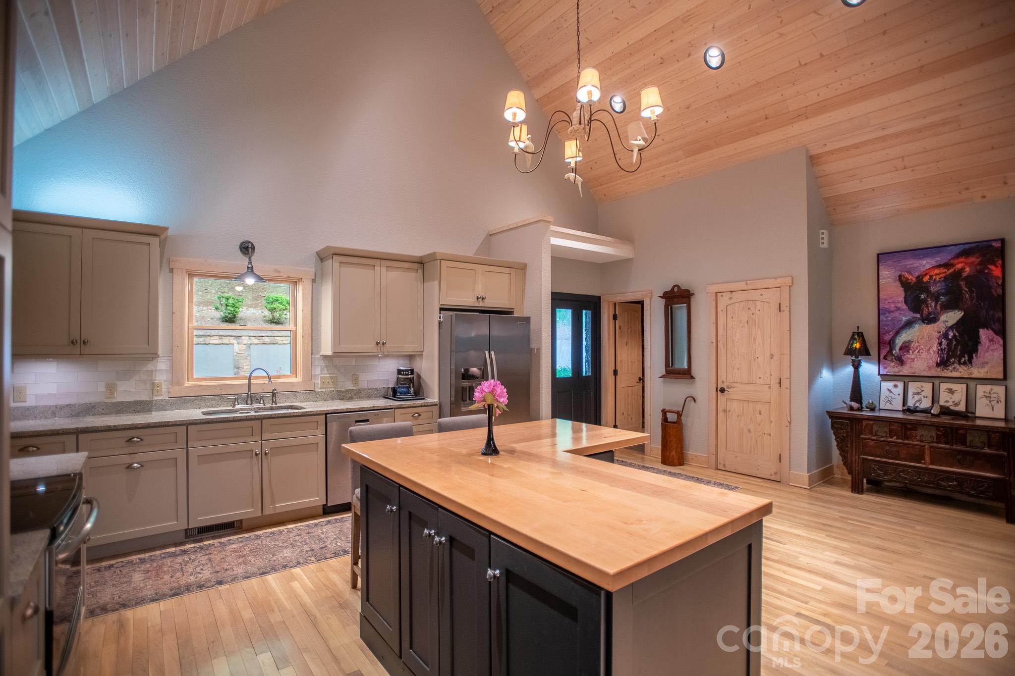 Kitchen Island - 350 Celo Cove Drive, Burnsville
