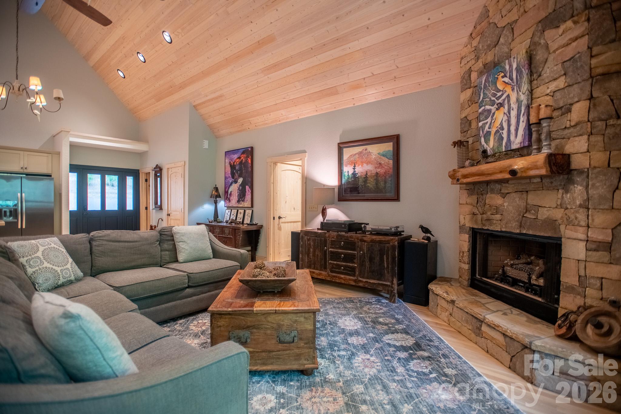 Spacious den for relaxing - 350 Celo Cove Drive, Burnsville