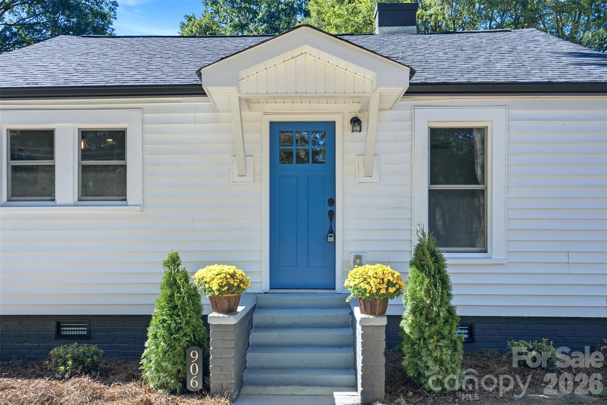 Single Family Residence at 906 Longview Avenue, Kannapolis, photo 2 of 28