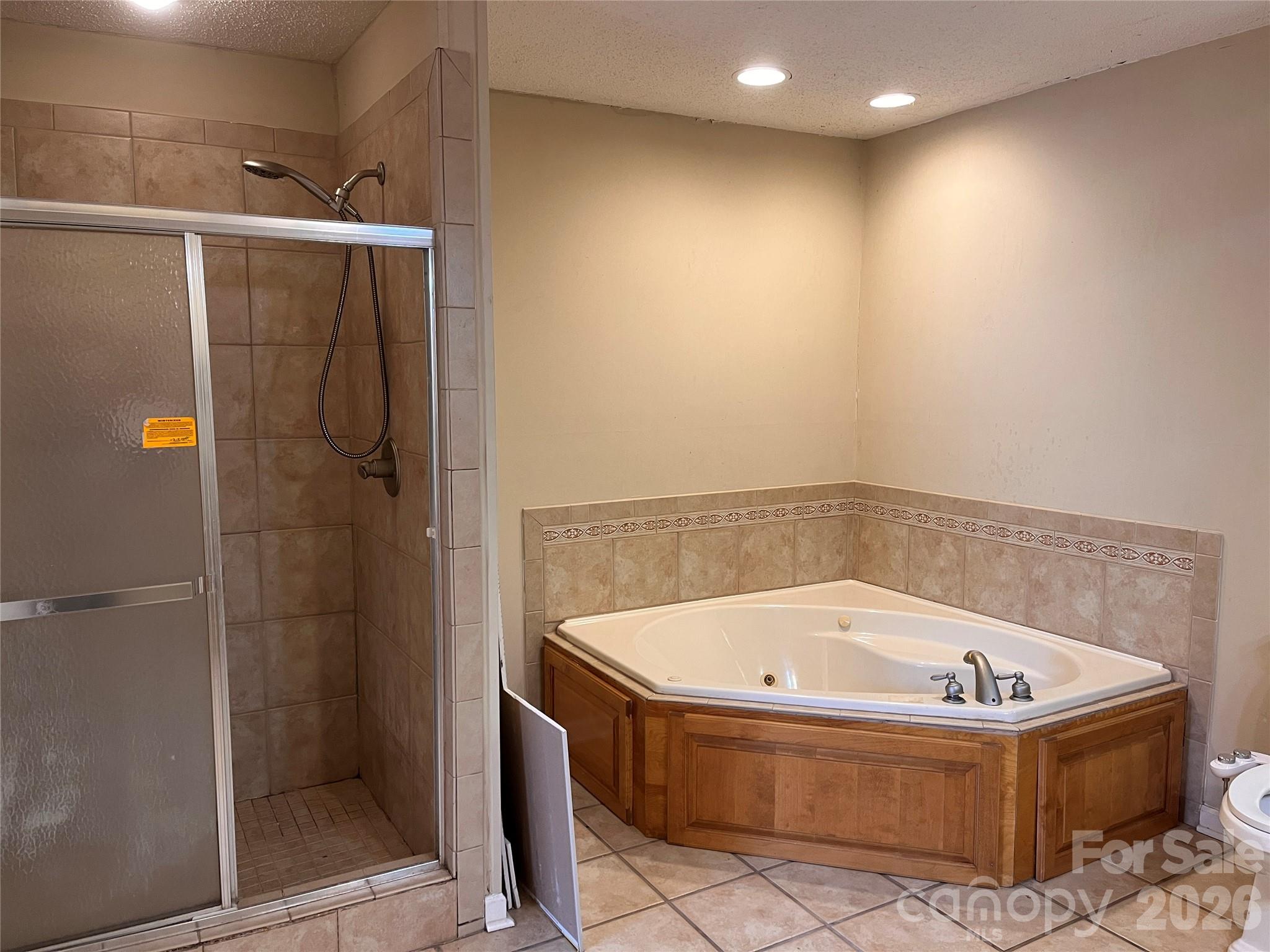 Single Family Residence at 1609 University Park Drive, Lancaster, photo 8 of 14