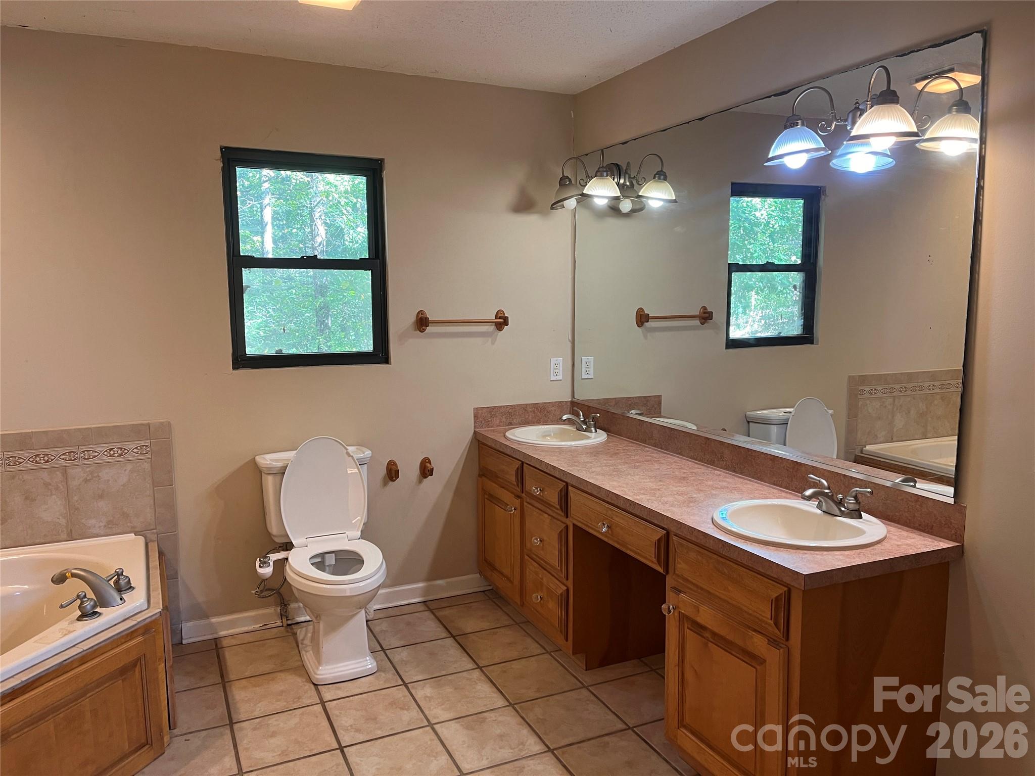 Single Family Residence at 1609 University Park Drive, Lancaster, photo 9 of 14
