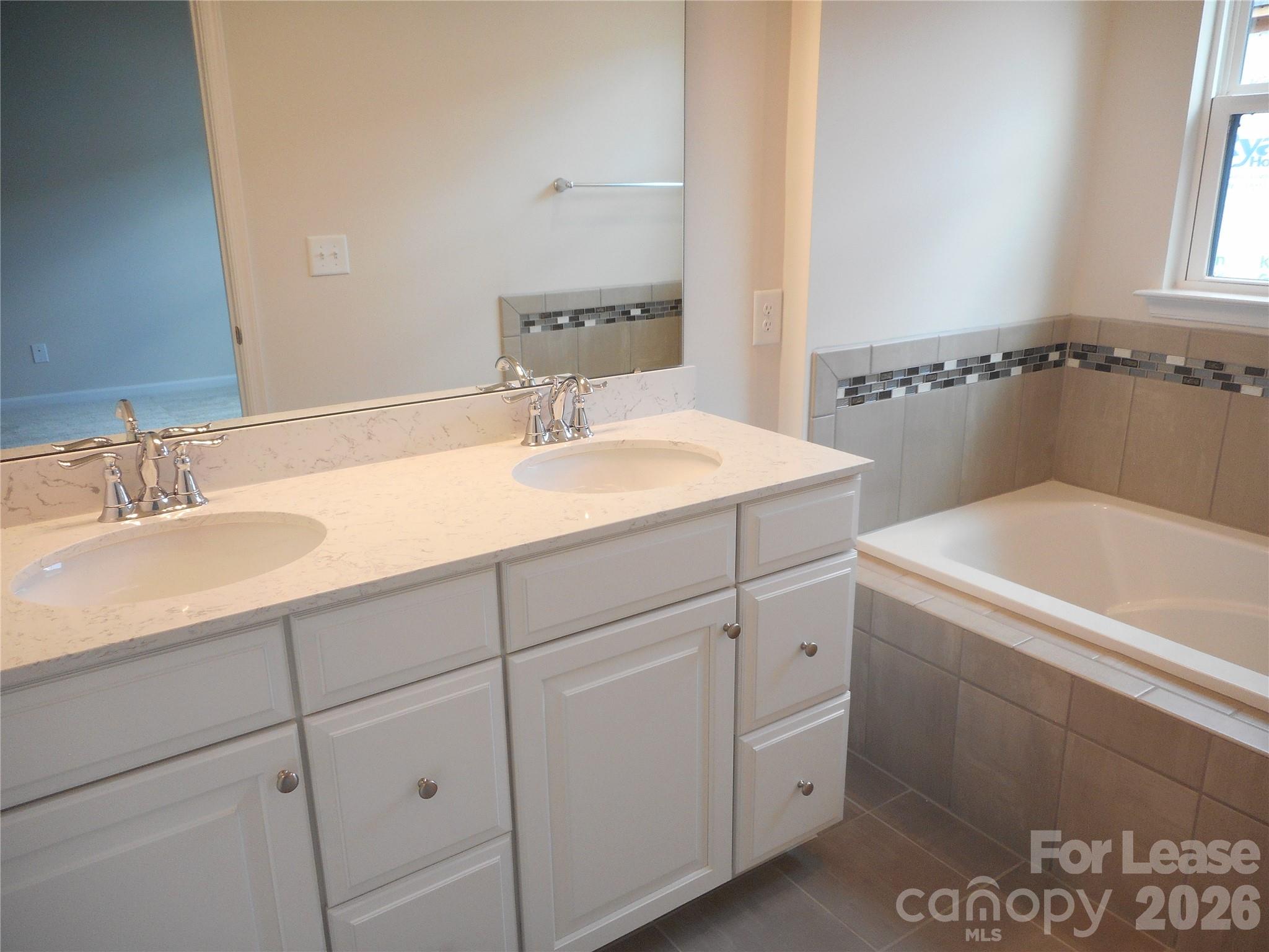 Townhouse at 1563 S Church Street, Charlotte, photo 11 of 26