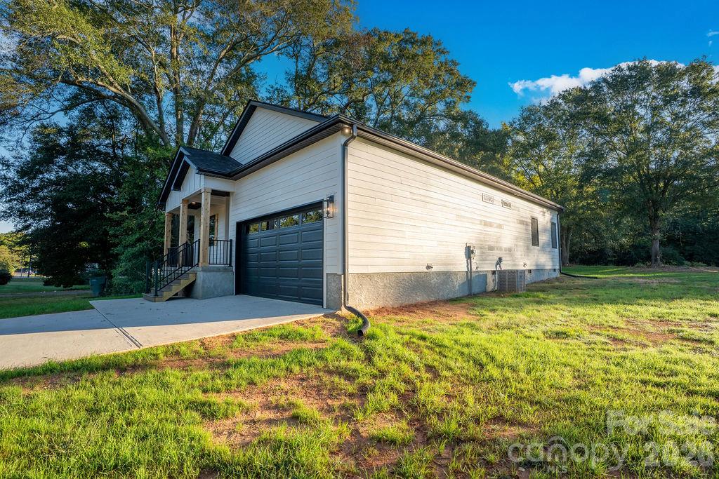 Single Family Residence at 1410 Modena Street, Gastonia, photo 28 of 34