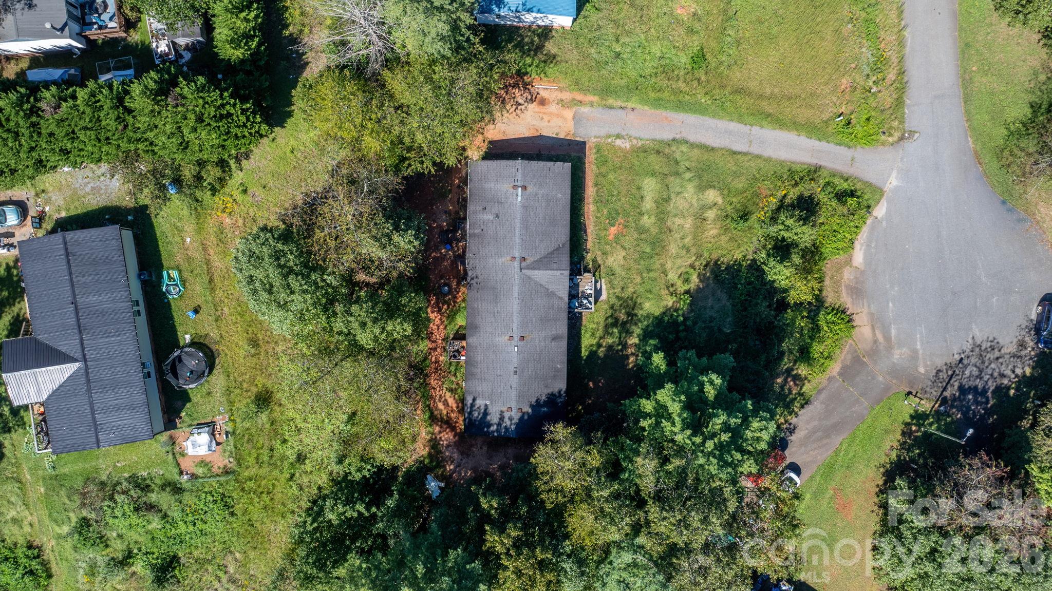 Single Family Residence at 4125 Alderbrook Court, Lenoir, photo 9 of 15