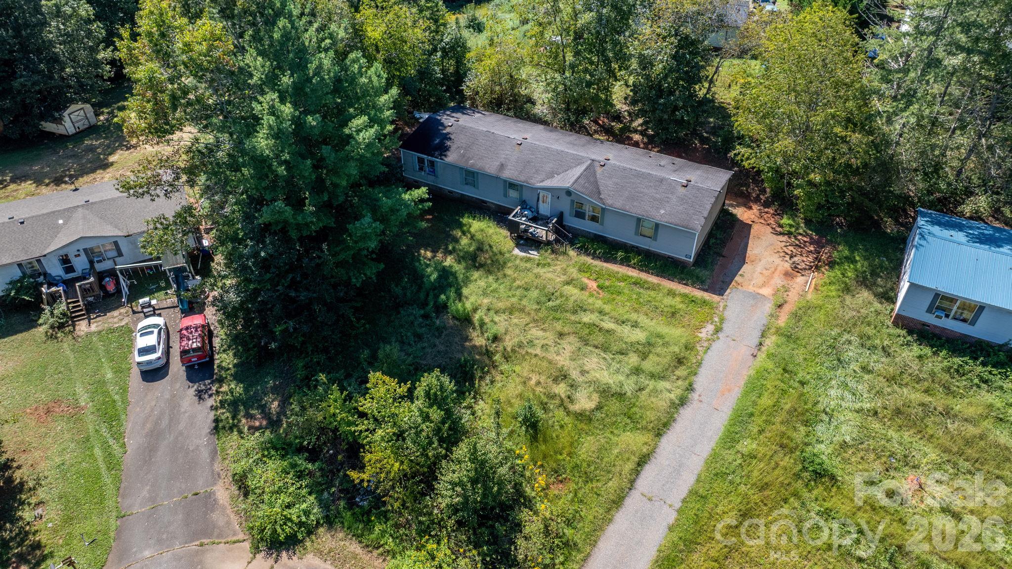 Single Family Residence at 4125 Alderbrook Court, Lenoir, photo 10 of 15