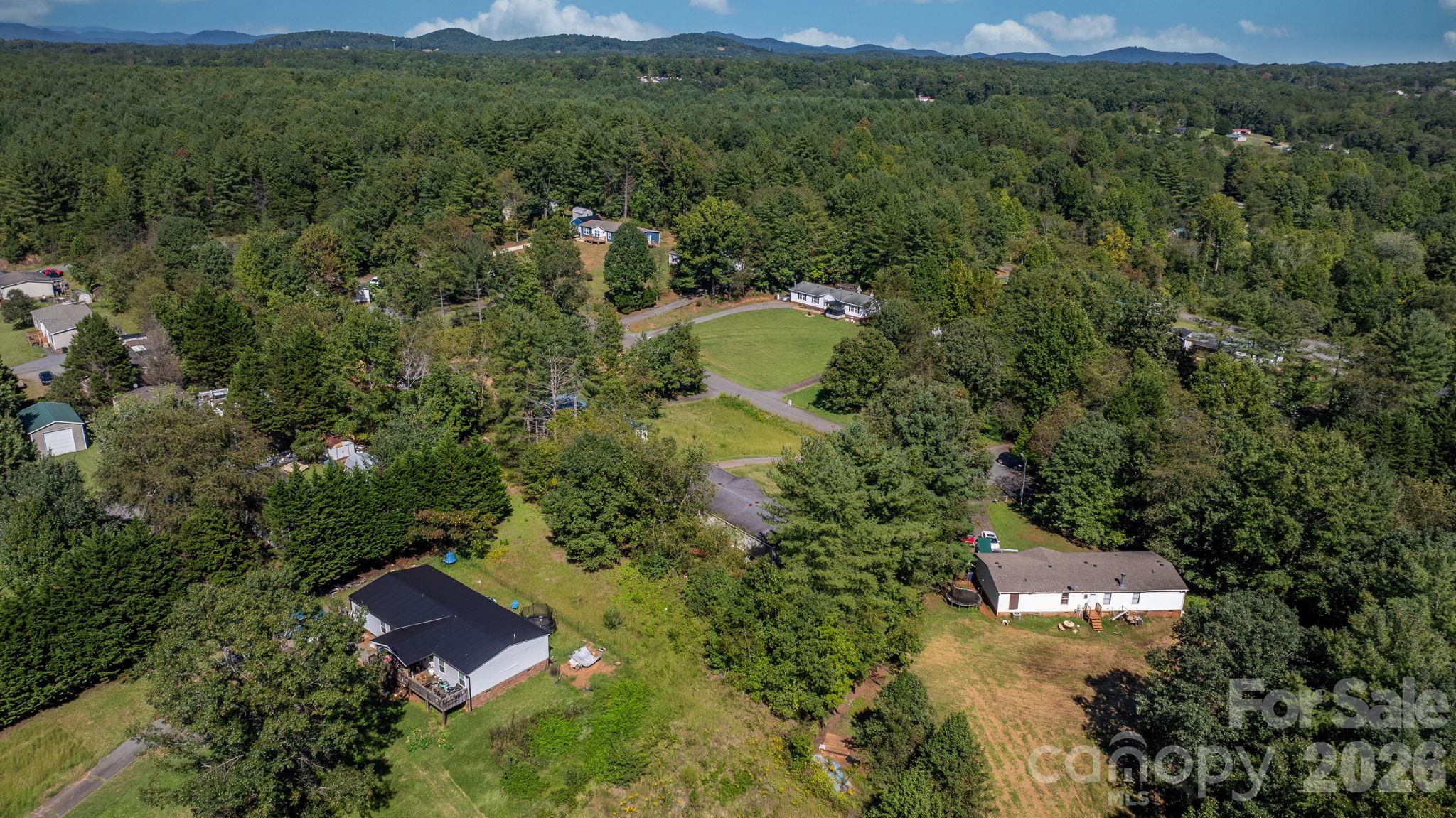 Single Family Residence at 4125 Alderbrook Court, Lenoir, photo 13 of 15