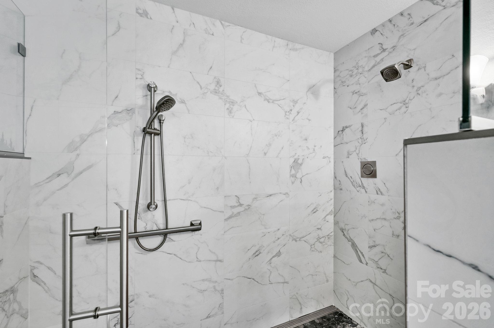 Shower - 52 Oak Gate Drive, Hendersonville