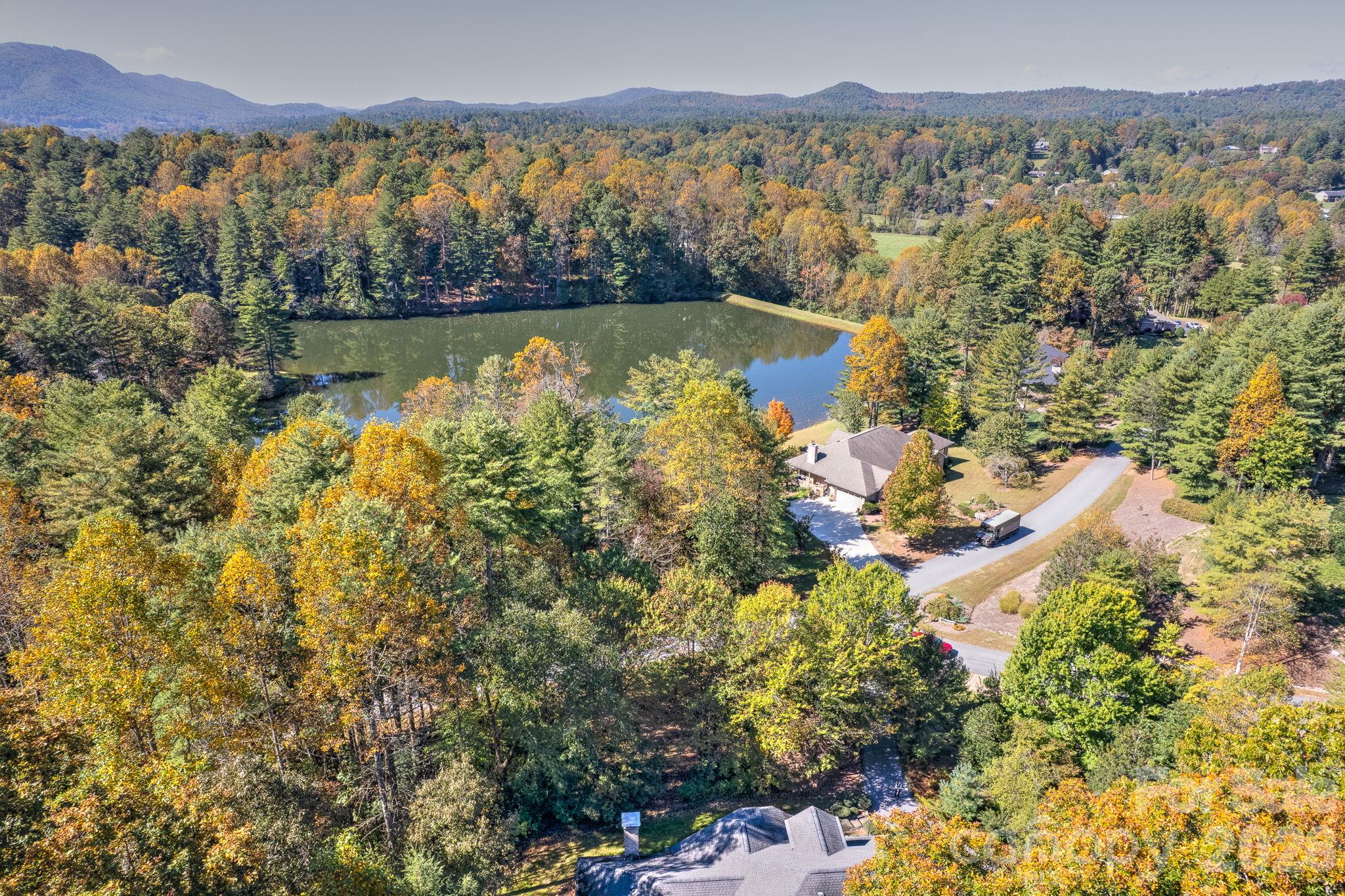 Aerial shot lake - 52 Oak Gate Drive, Hendersonville