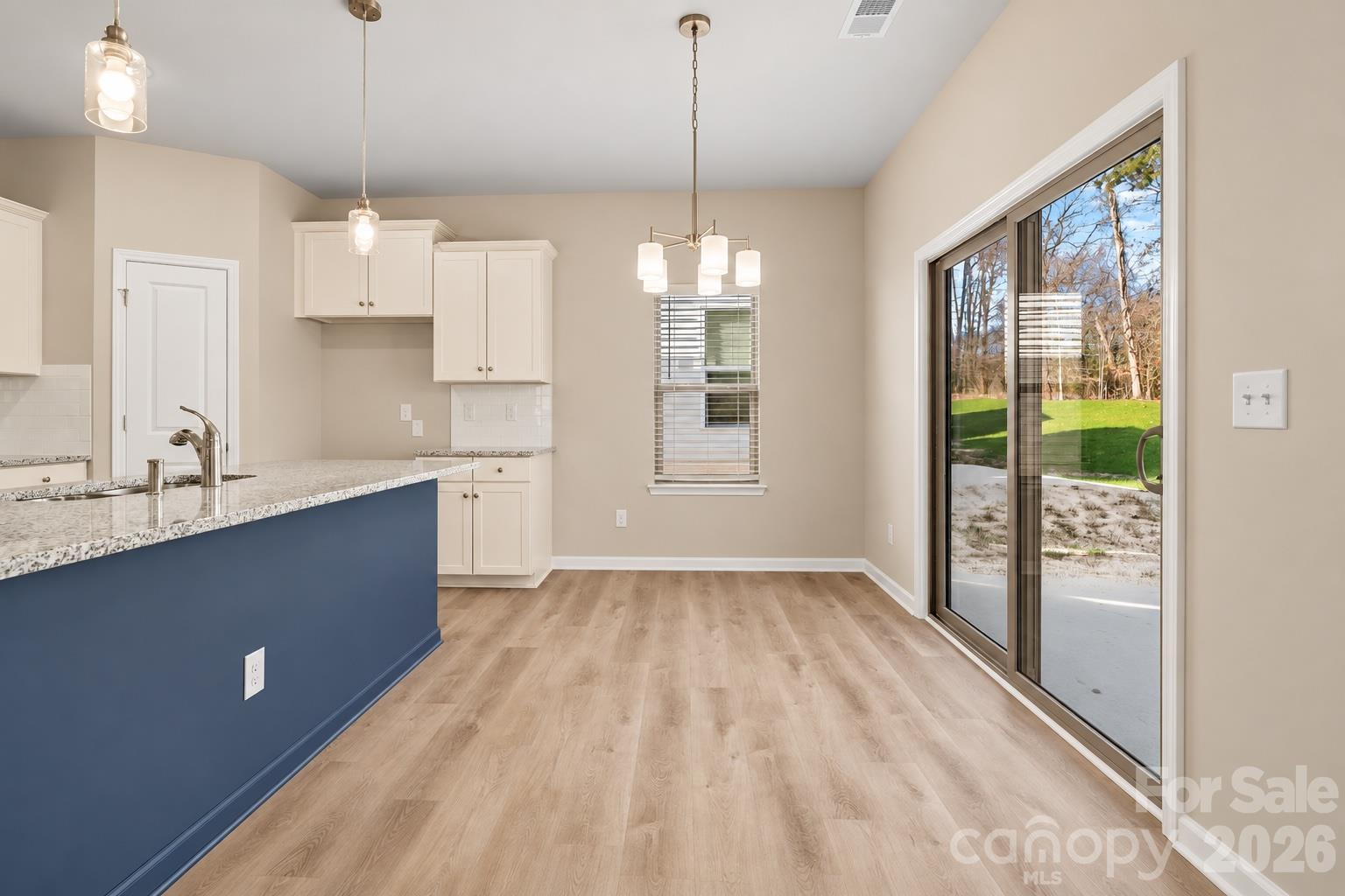 Single Family Residence at 1314 Cheshire Avenue, Charlotte, photo 4 of 21