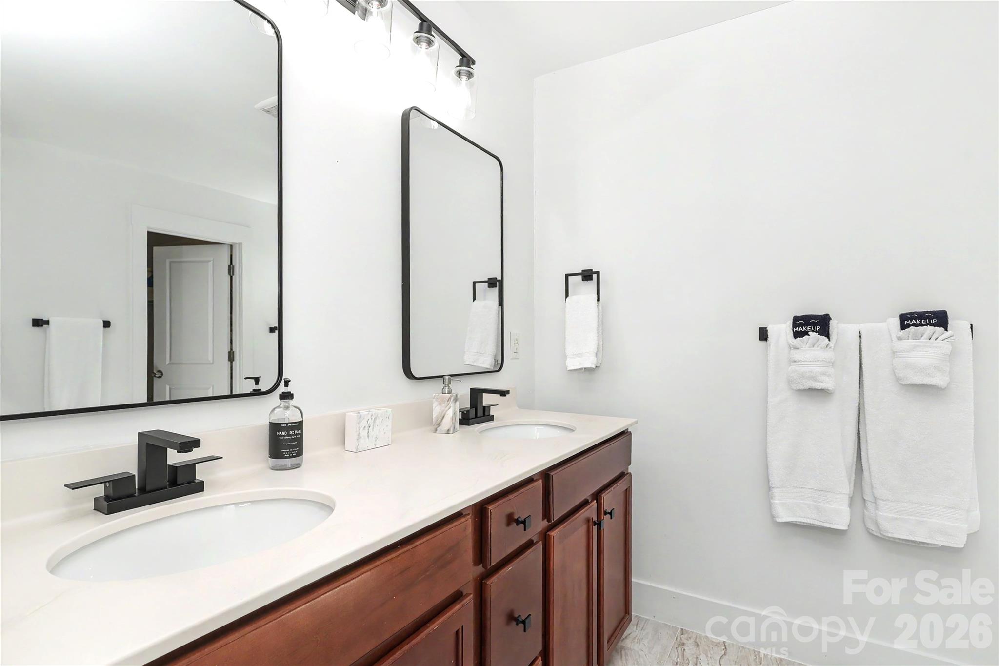 Single Family Residence at 2420 Double Oaks Road, Charlotte, photo 24 of 45