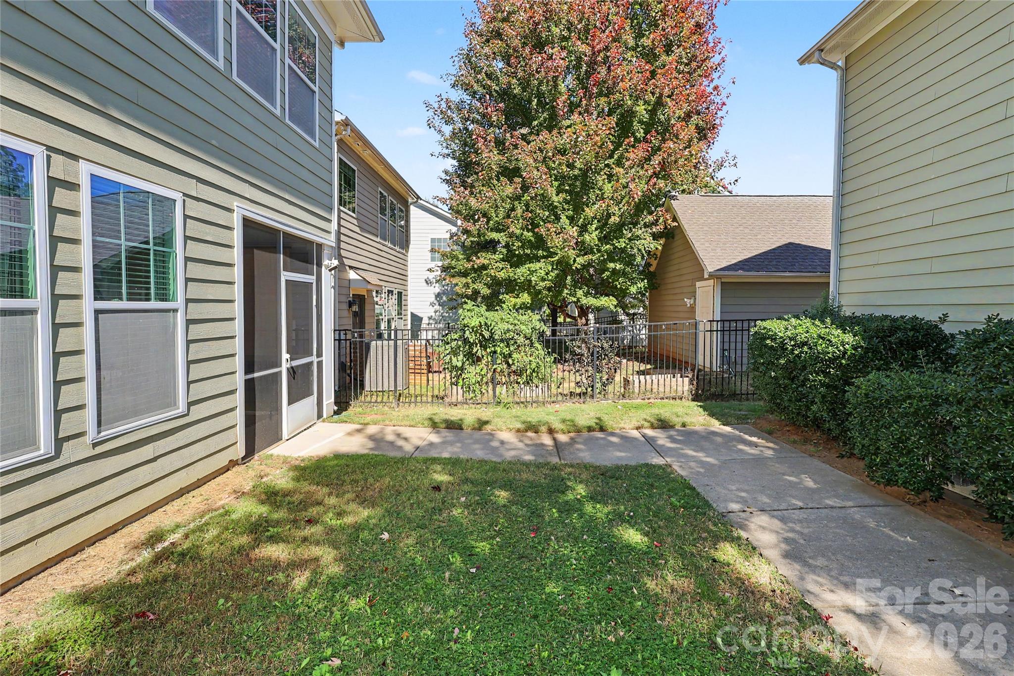 Single Family Residence at 2420 Double Oaks Road, Charlotte, photo 37 of 45