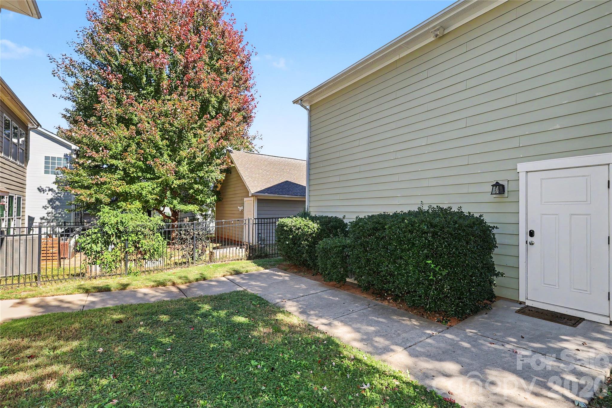 Single Family Residence at 2420 Double Oaks Road, Charlotte, photo 38 of 45