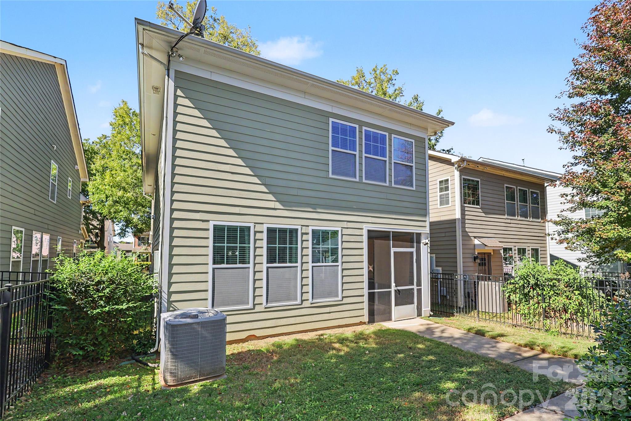 Single Family Residence at 2420 Double Oaks Road, Charlotte, photo 44 of 45