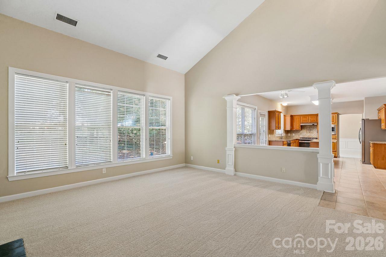 Single Family Residence at 704 Meadow Lake Drive, Matthews, photo 19 of 35