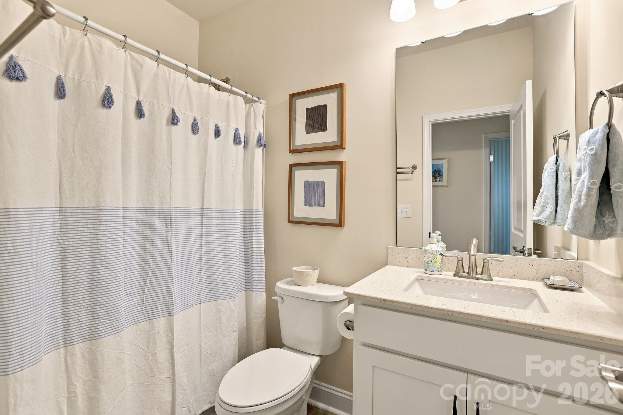 Single Family Residence at 19201 Yellow Birch Drive, Charlotte, photo 13 of 22