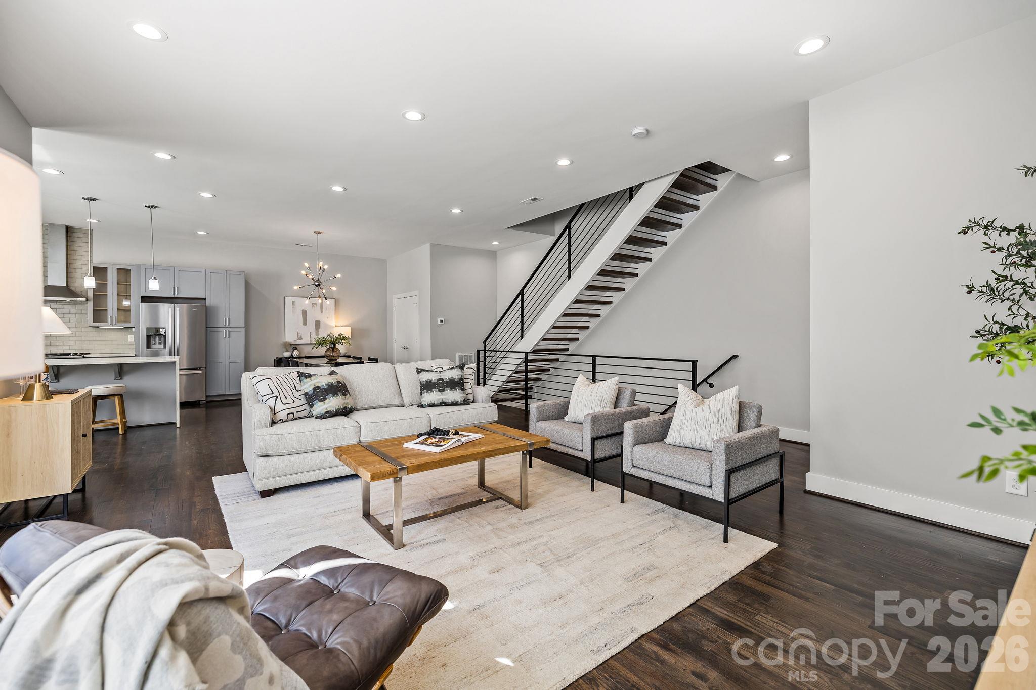 Condominium at 928 Westbrook Drive, Charlotte, photo 7 of 41