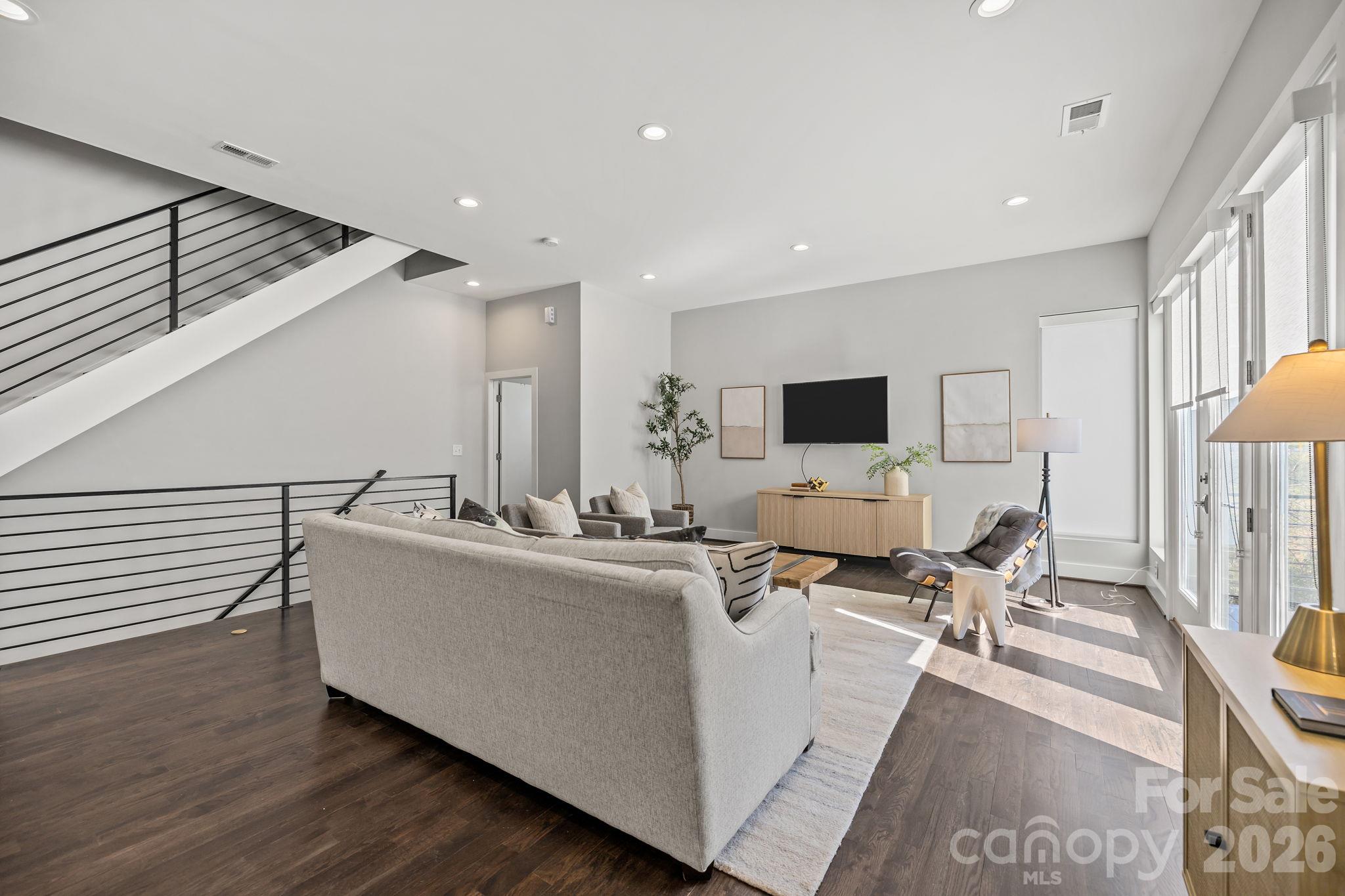 Condominium at 928 Westbrook Drive, Charlotte, photo 8 of 41