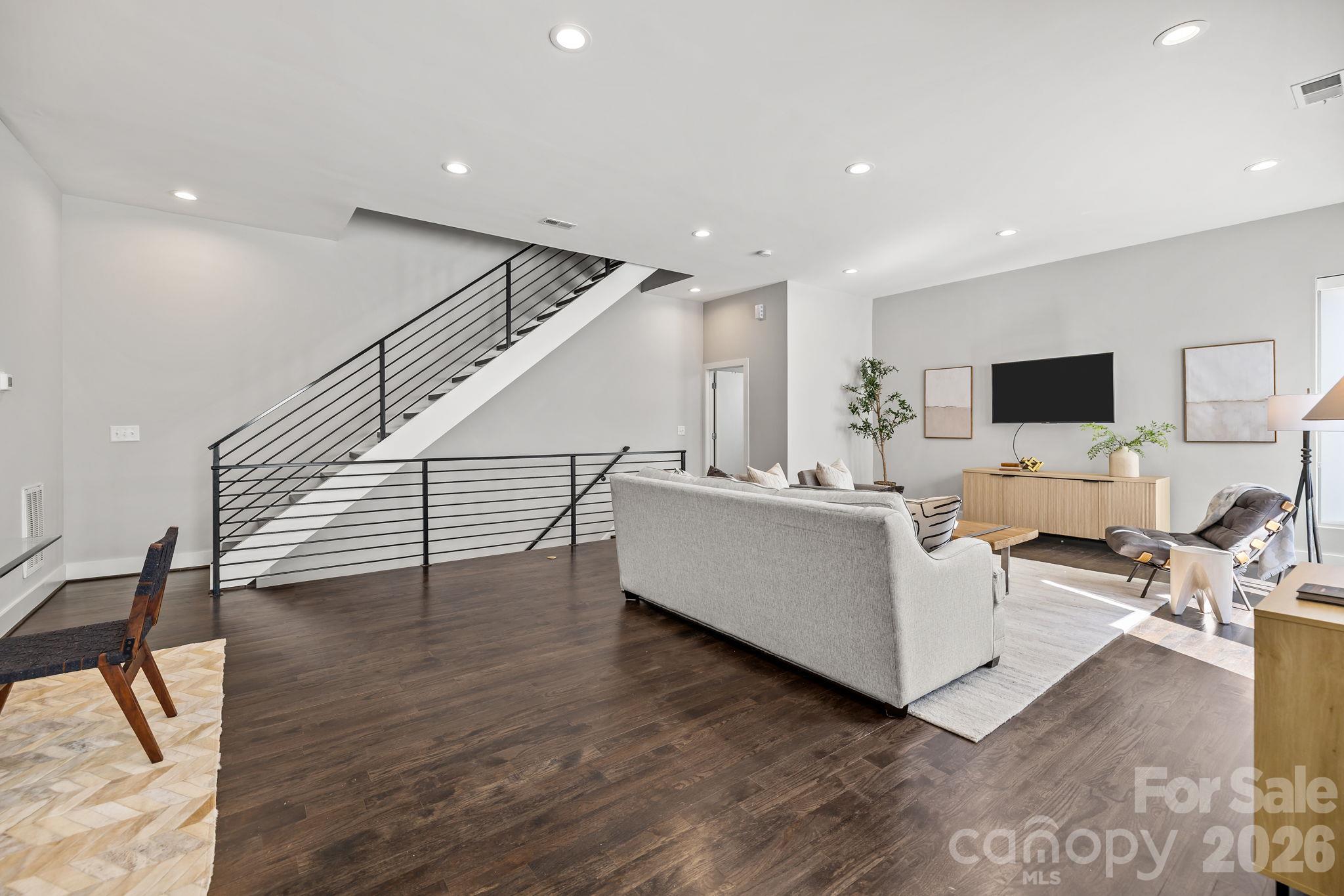 Condominium at 928 Westbrook Drive, Charlotte, photo 10 of 41