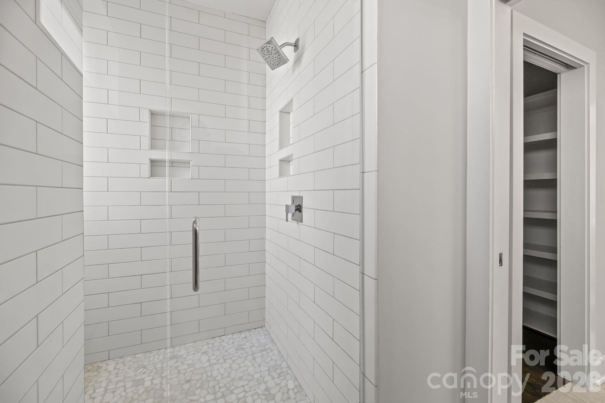 Condominium at 928 Westbrook Drive, Charlotte, photo 24 of 41