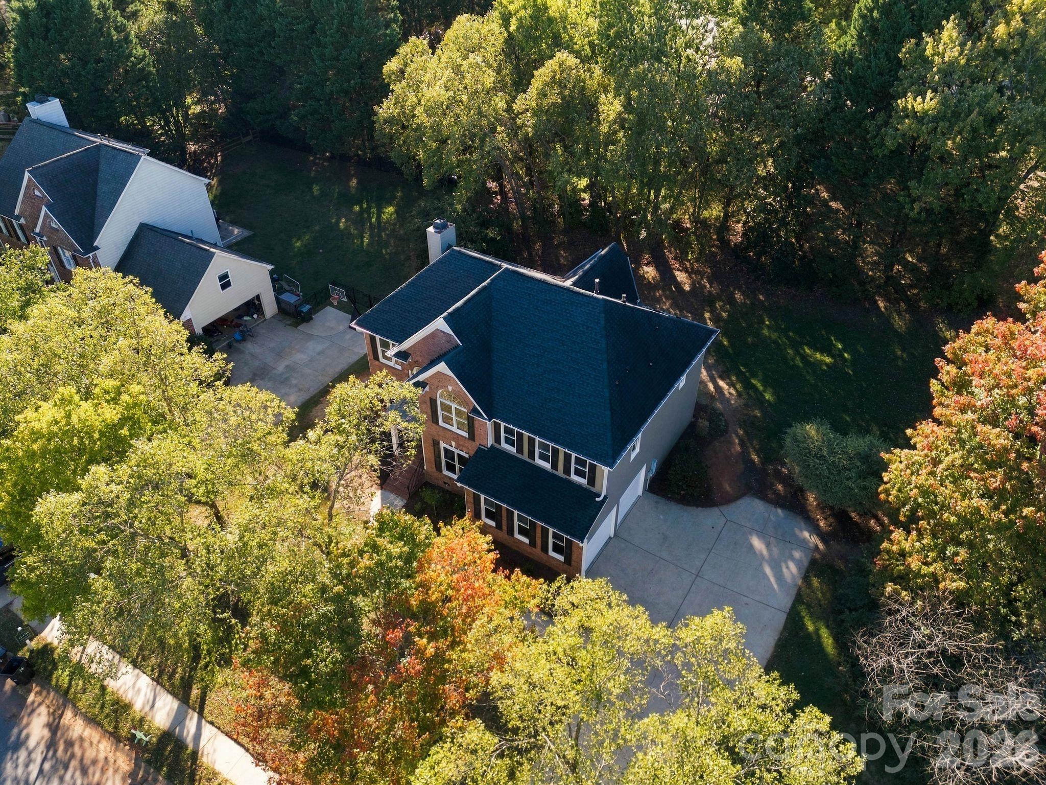 Single Family Residence at 10318 Tallent Lane, Huntersville, photo 2 of 46