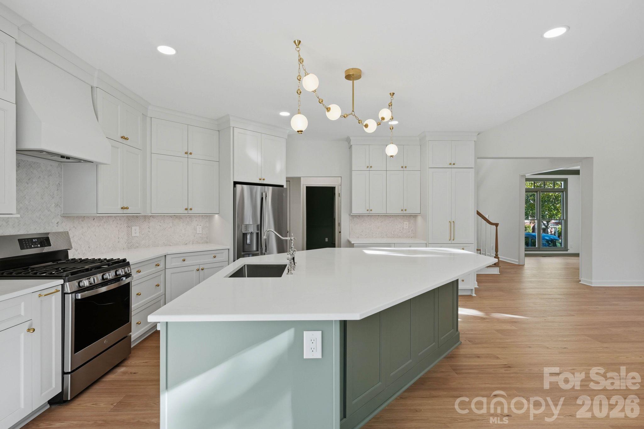 Single Family Residence at 10318 Tallent Lane, Huntersville, photo 8 of 46