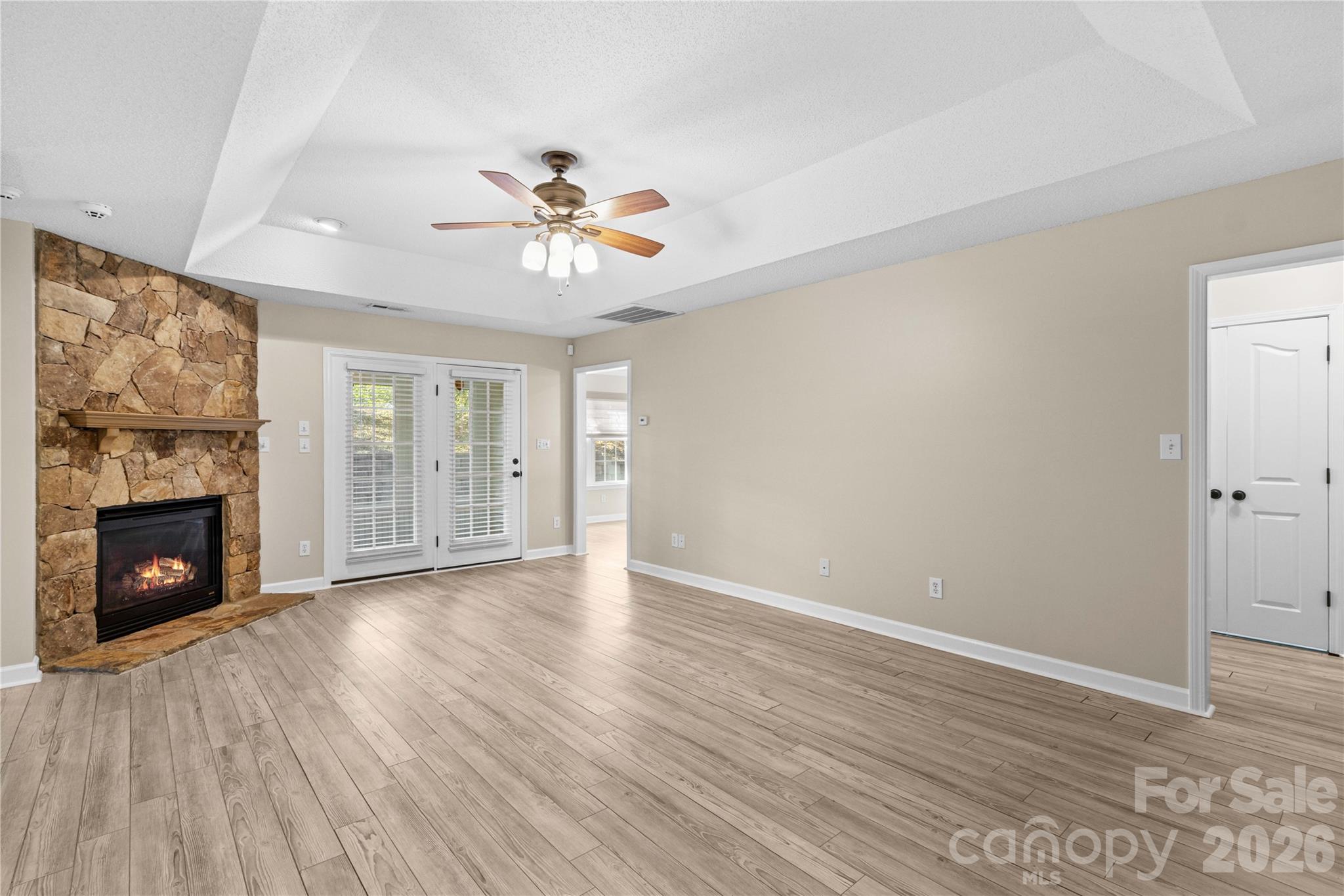 Single Family Residence at 117 Abbotswood Place, Mooresville, photo 6 of 47