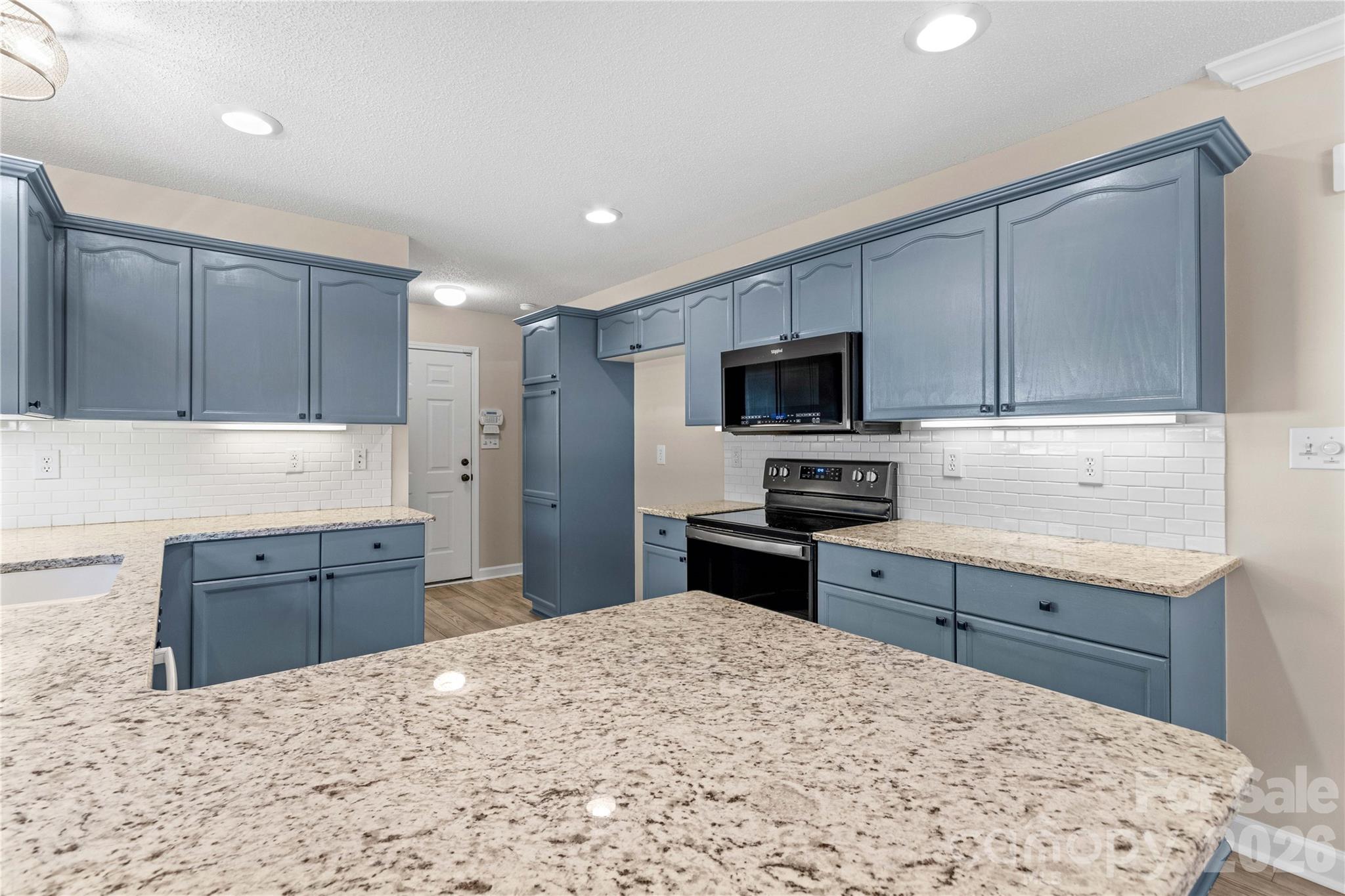 Single Family Residence at 117 Abbotswood Place, Mooresville, photo 17 of 47