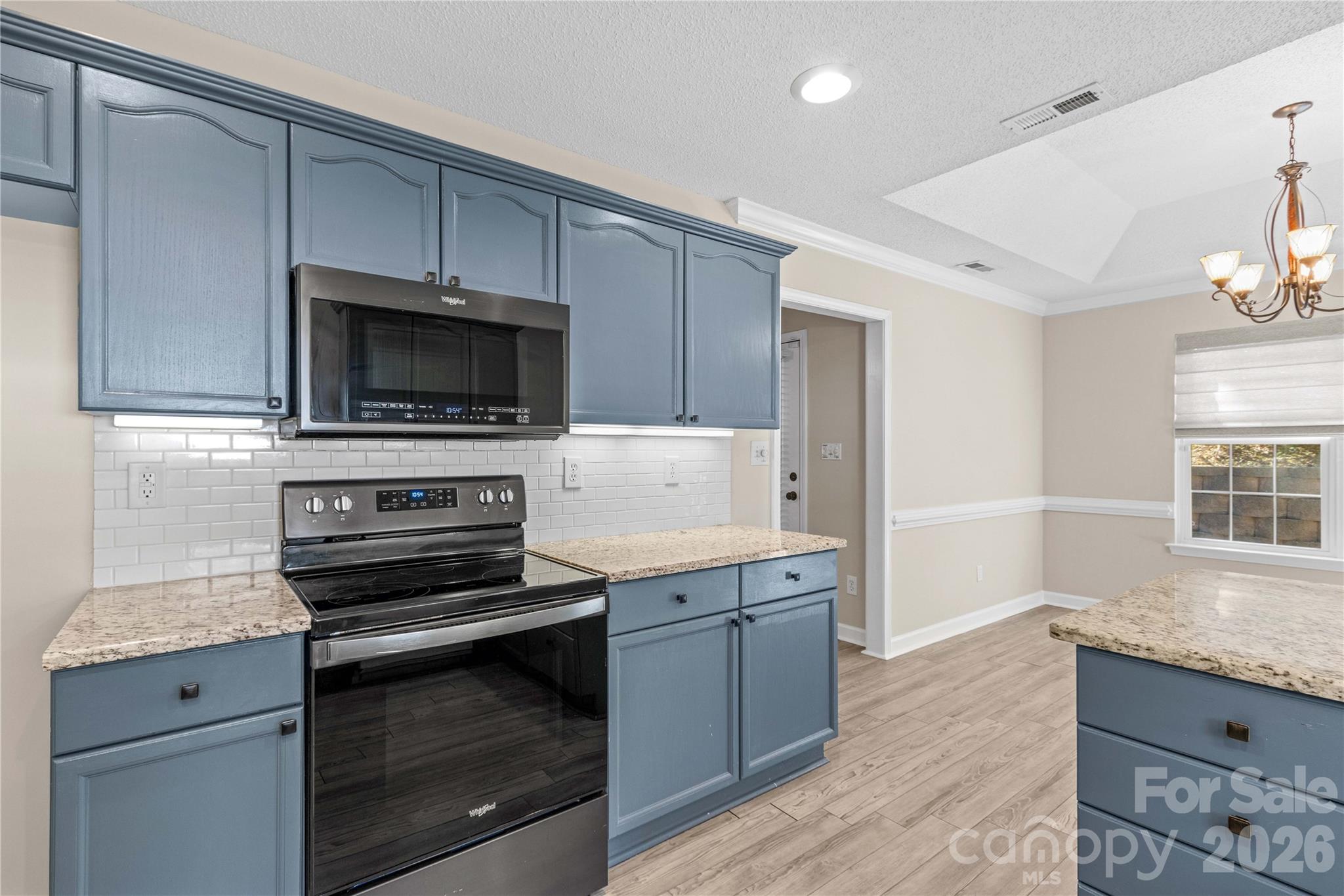 Stainless Appliances - 117 Abbotswood Place, Mooresville