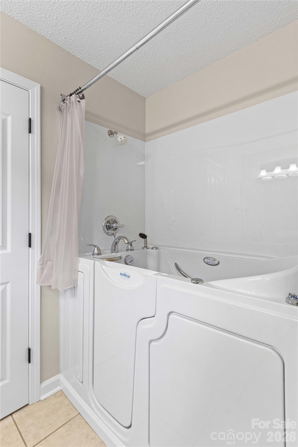 Upgraded Step in seated Tub with Shower! - 117 Abbotswood Place, Mooresville