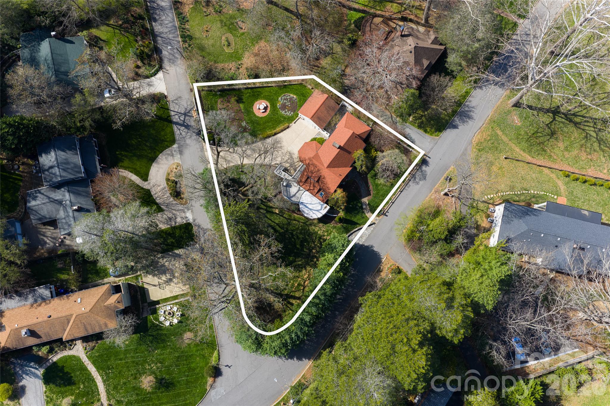 Incredibly desirable corner lot in Grove Park - 25 Blackwood Road, Asheville