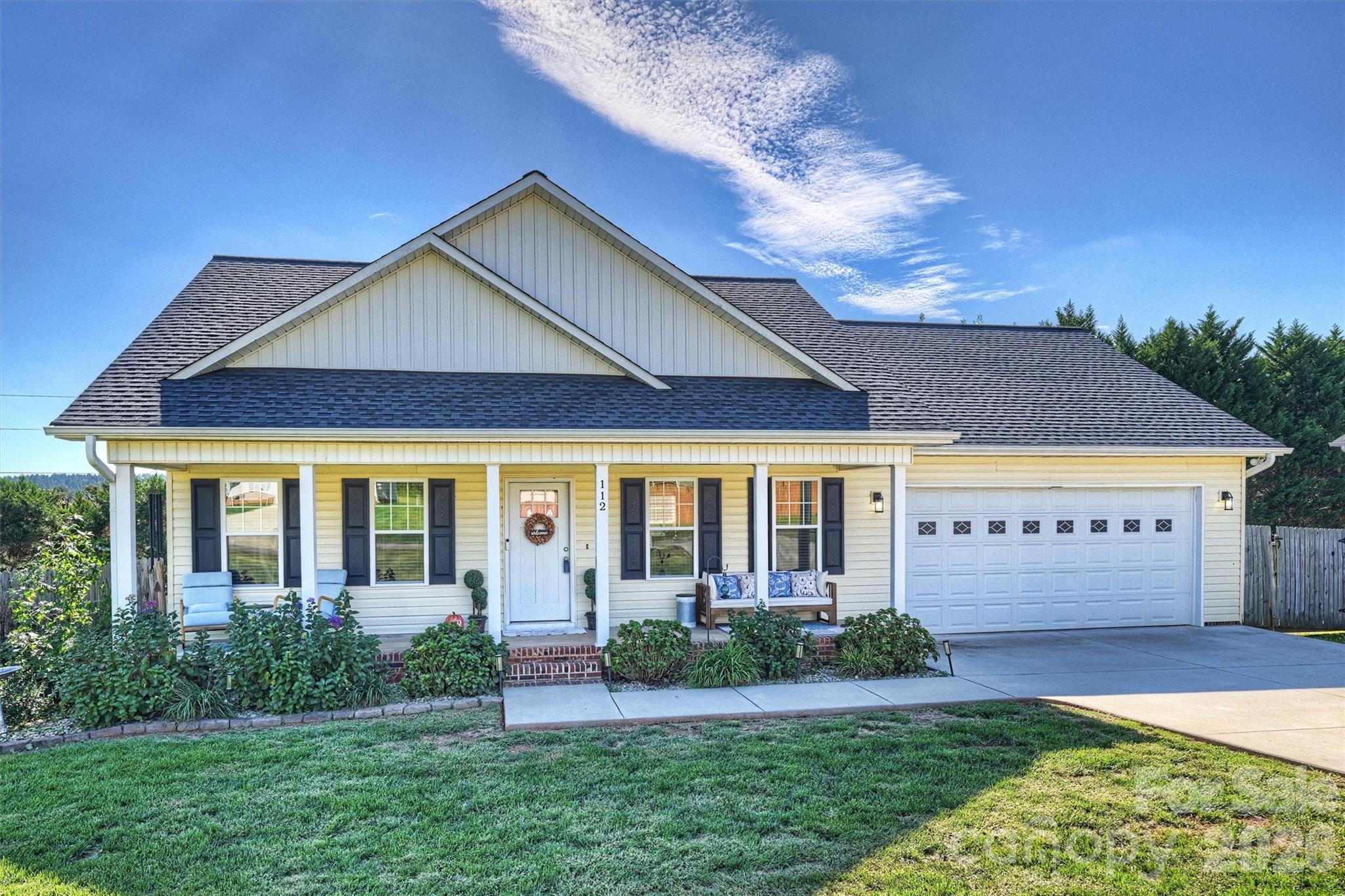 Single Family Residence at 112 Cypress Acres Lane, Statesville, photo 2 of 33